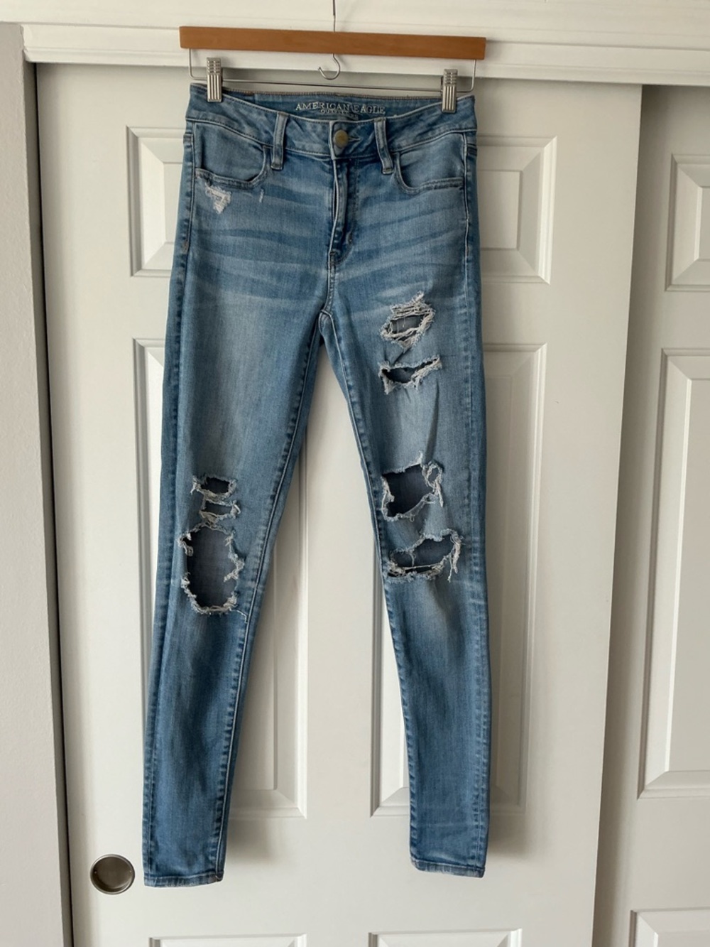 American Eagle Outfitters Super Stretch X High Rise Ripped Skinny Jeggins 2 Long